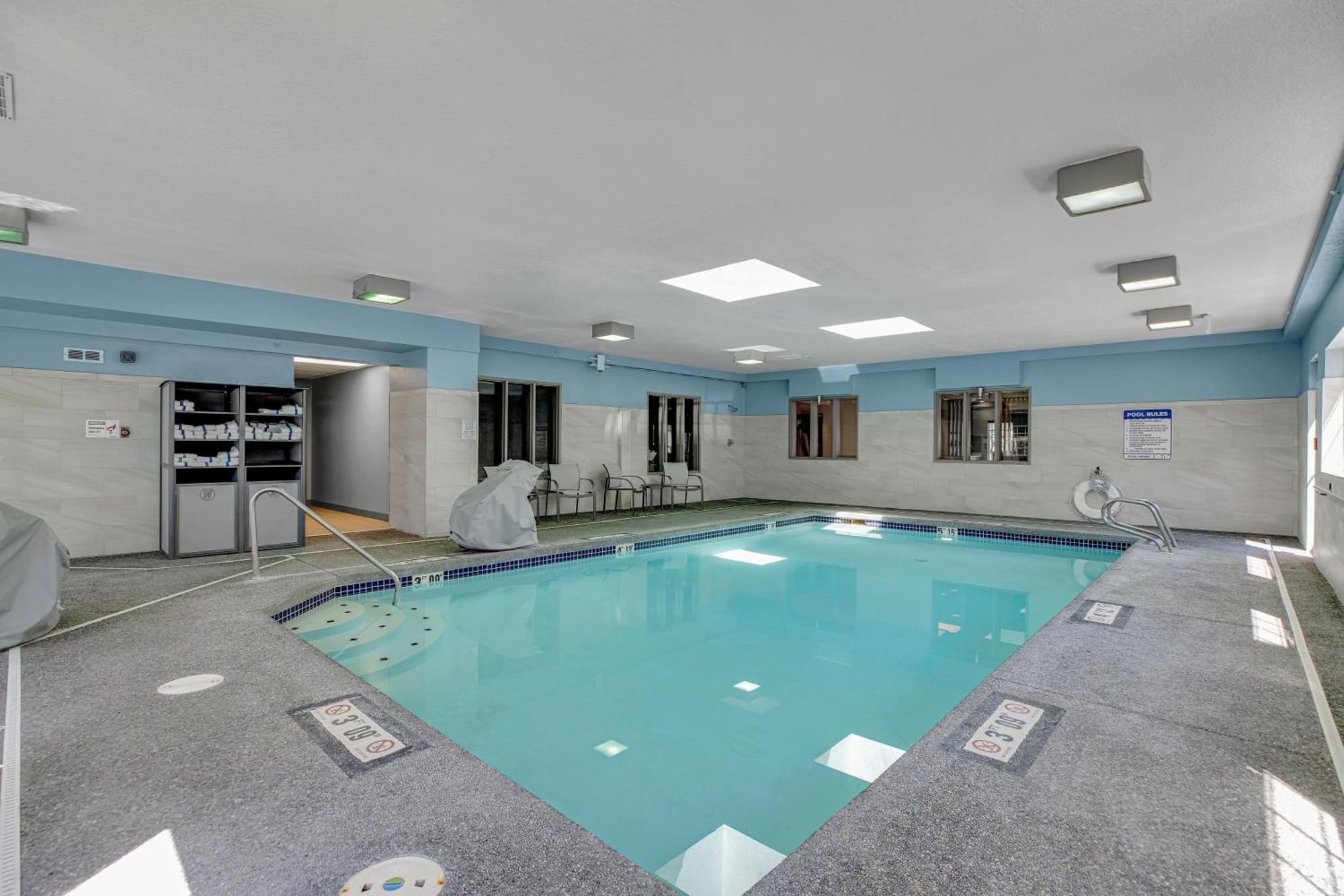 Holiday Inn Express Hotel & Suites Portland - Jantzen Beach By Ihg Kültér fotó