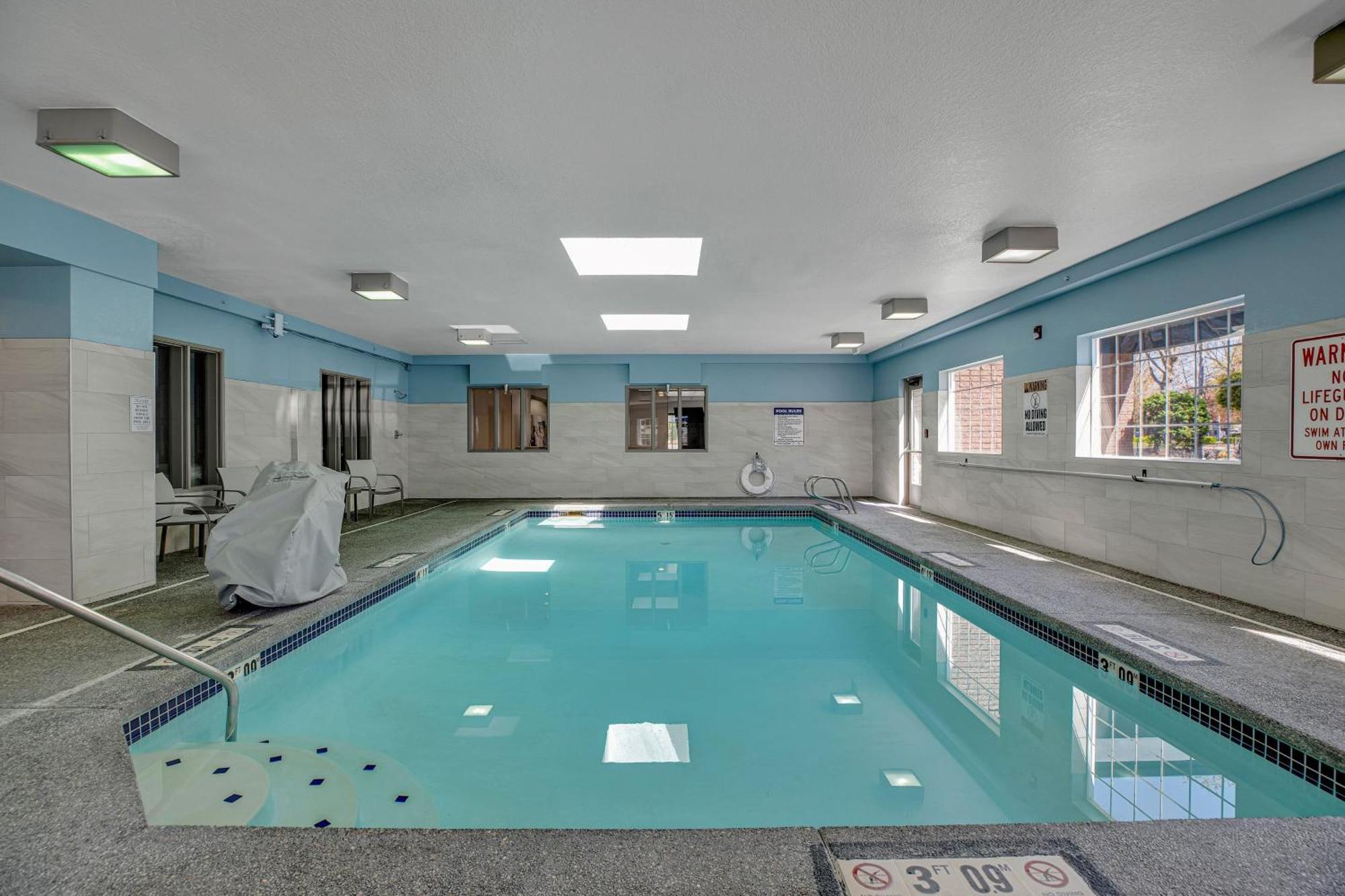 Holiday Inn Express Hotel & Suites Portland - Jantzen Beach By Ihg Kültér fotó