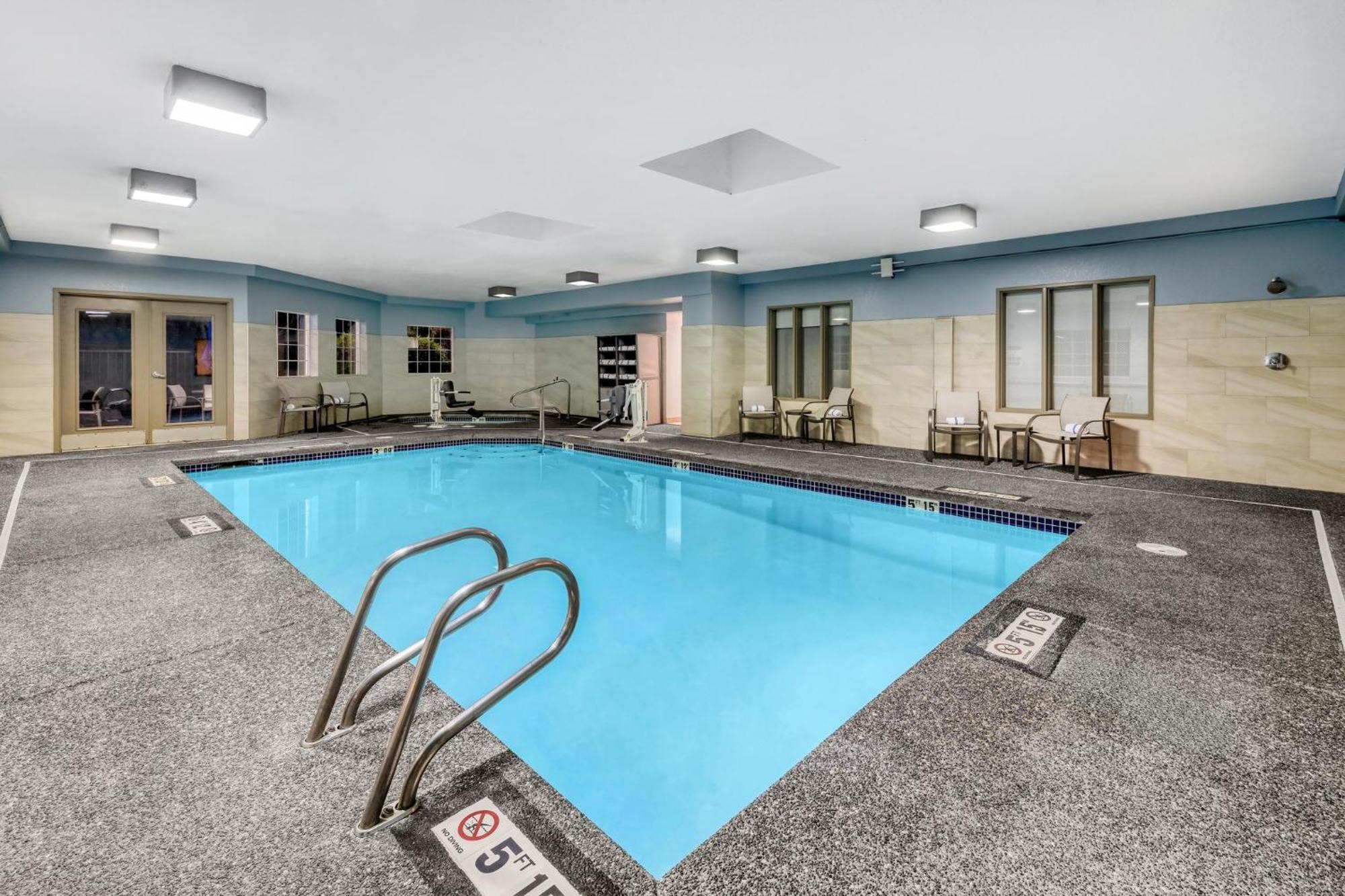 Holiday Inn Express Hotel & Suites Portland - Jantzen Beach By Ihg Kültér fotó